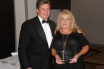 Vinny-LaRusso-Presenting-Kovnat-Award-to-Cyndi-Green